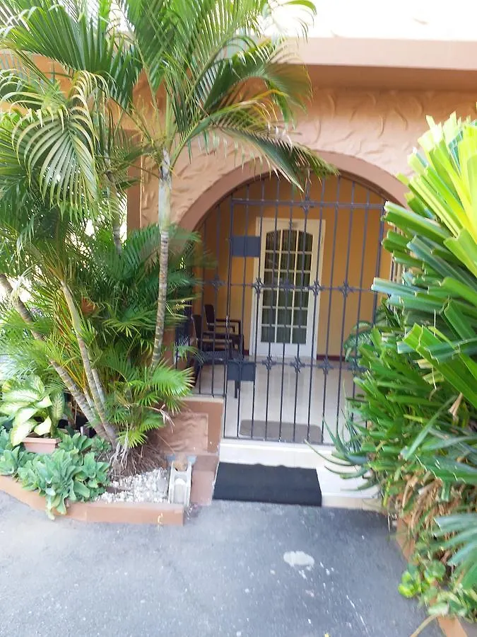 Cozy Apartment 3 كينغستون
