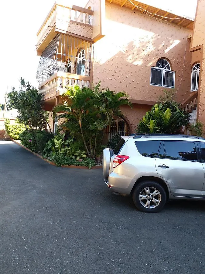 Cozy Apartment 3 كينغستون